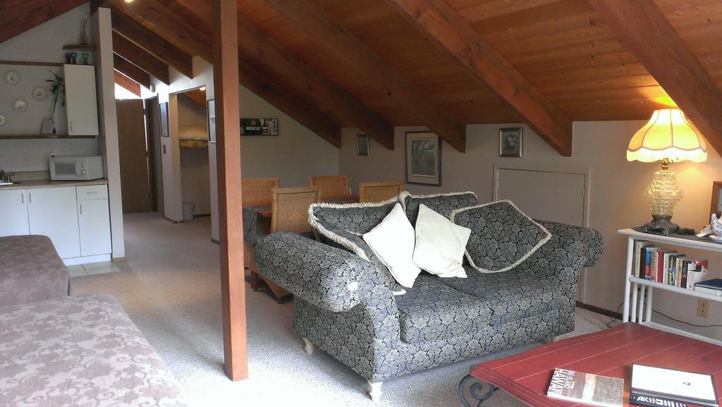 Lokahi Lodge Volcano Room photo